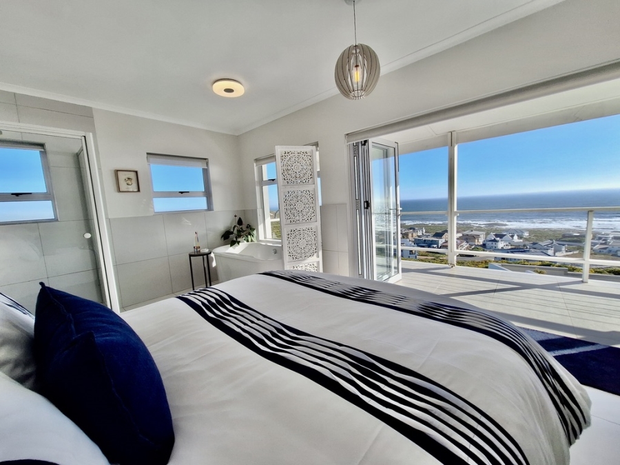 To Let 5 Bedroom Property for Rent in Pearl Bay Western Cape